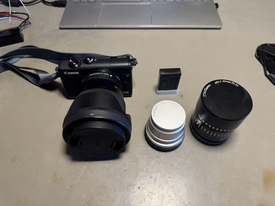 Canon EOS M200 + 3 Obiective