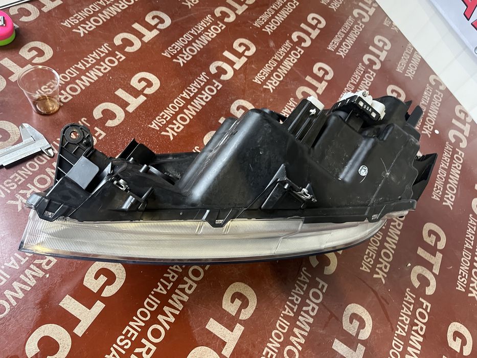 Фар Suzuki Vitara 2020г ляв и десен