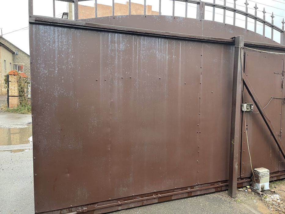 Продам откатные металлические ворота!