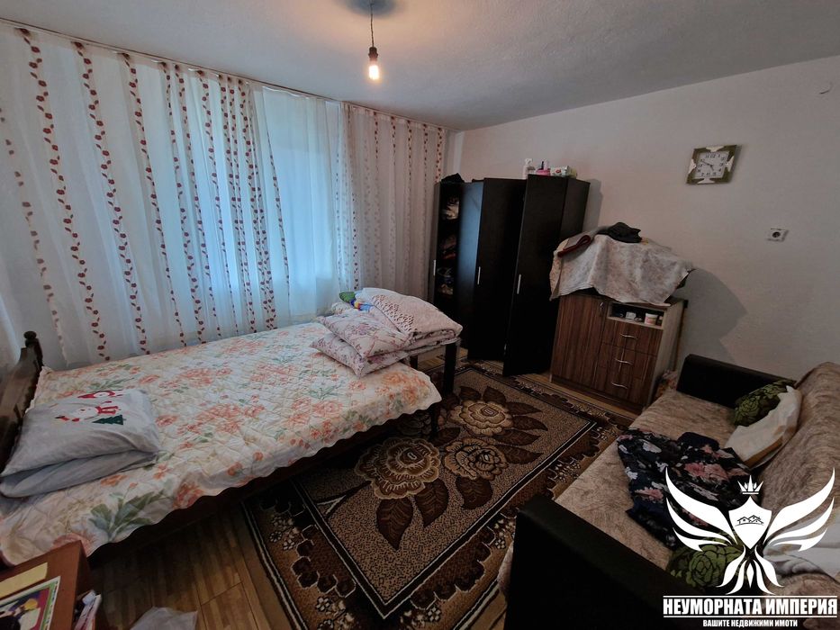 Двуетажна вила/къща 240РЗП с 630кв.м. двор село Бял Извор, общ.Ардино