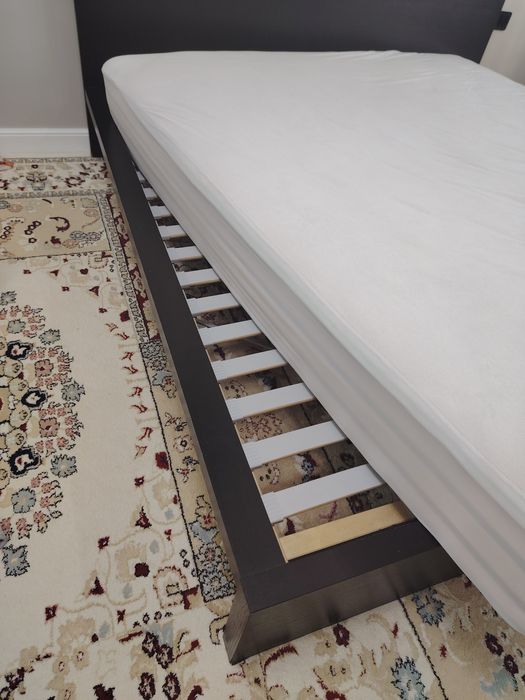 Кровать с комодом, матрас в подарок