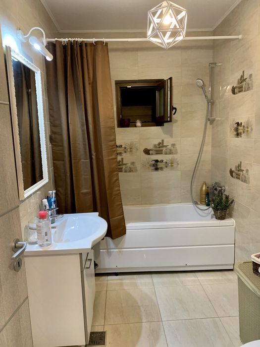 PF  ofer spre inchiriere apartament cu 2 camere decomandat in Valea Lupului