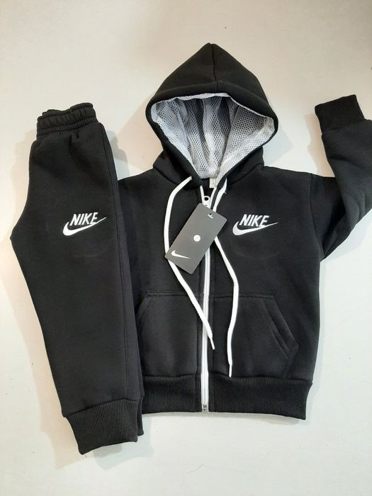 Ватирани детски екипи Nike от 1 до 16 години