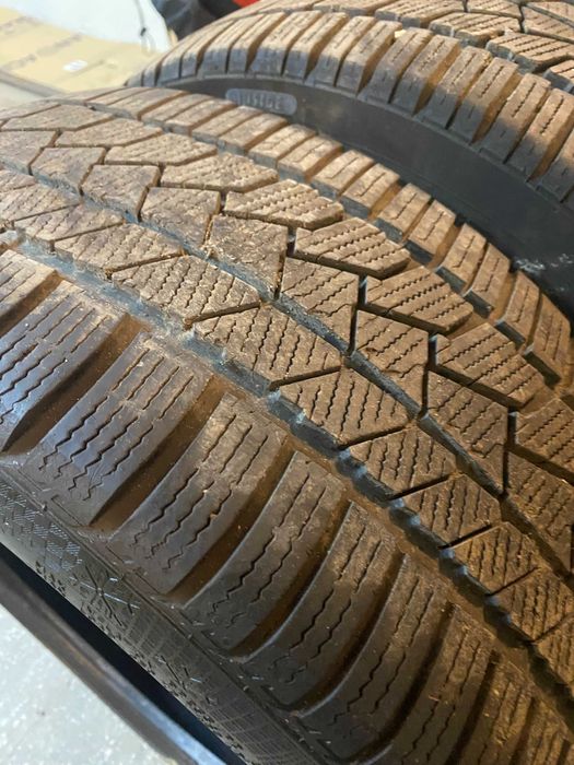 Гуми Continental TS860 225/40/19 V XL зимни DOT 2023  4 броя