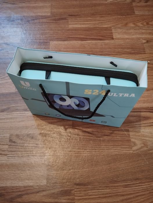 Планшет новый срочно!