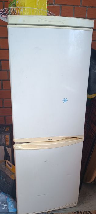 Продам холодильник