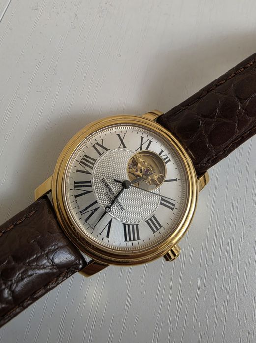 Часы Frederique Constant Classics Heart Beat Automatic