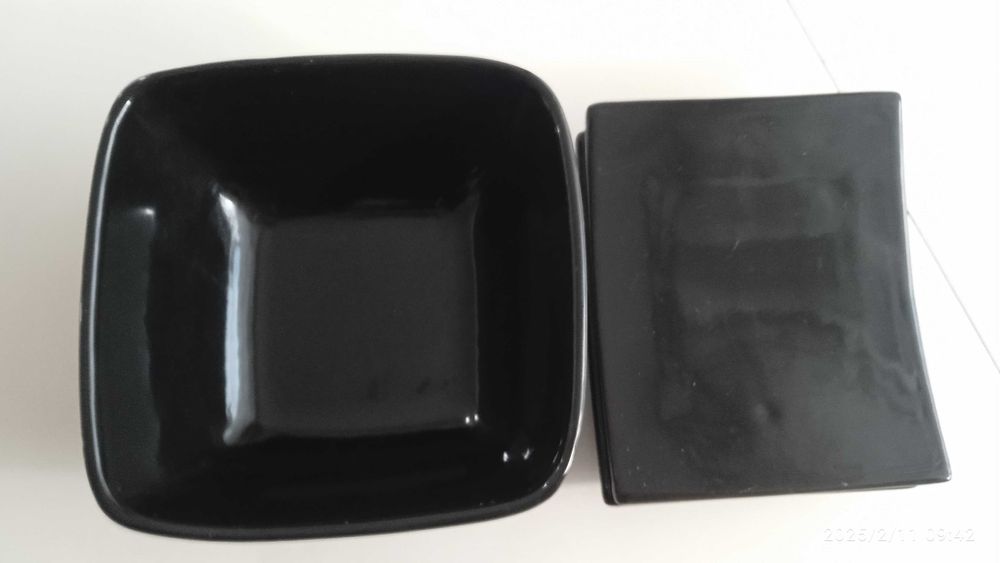 Френски сервиз на маса