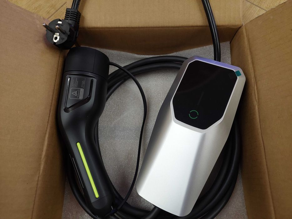 Зарядна станция за Електрически автомобил Type 2 -Шуко домашен контакт