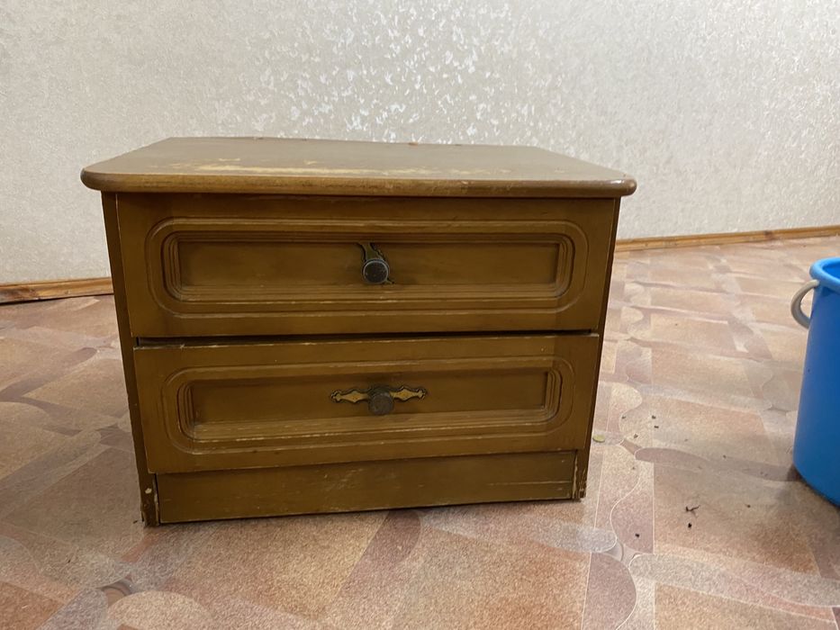 Продам тумбочки б/у