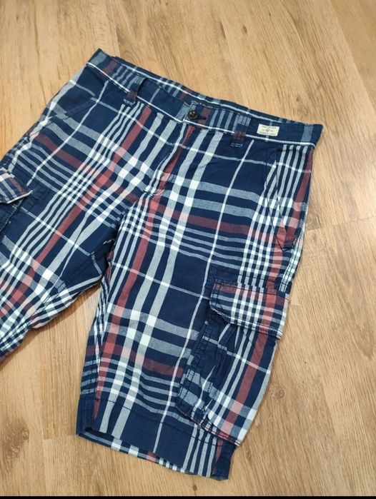 Pantaloni scurți Tommy Hilfiger mărimea 32 (M)