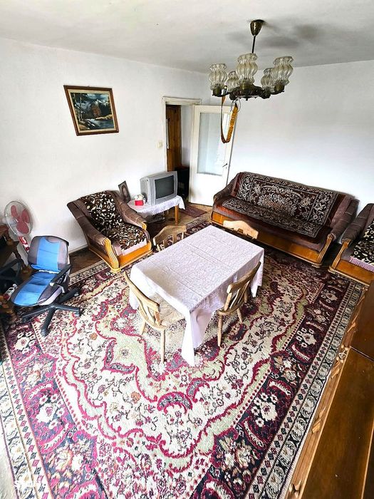 Apartament 2 camere semidecomandat, Micro 16 – Str. Universului nr. 8