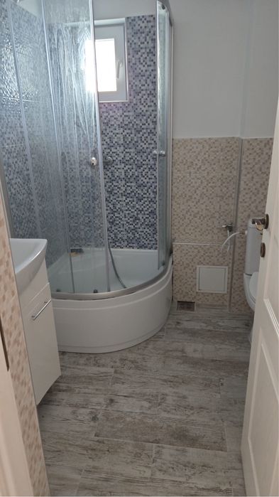 Proprietar, dau spre închiriere apartament decomnadat cu 3 camere, Pacurari, Lukoil