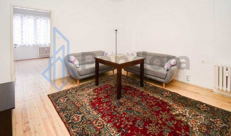 Дава се под наем Тристаен апартамент в София, Център - 95 кв.м за 500 € - Снимка #2