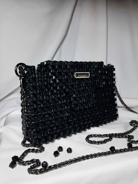 Сумка из акриловых бусин