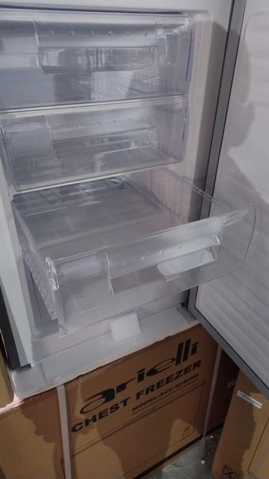 Чисто нов Иноксов-Сив Вертикален Фризер Heinner 91 л 4 чекмеджета