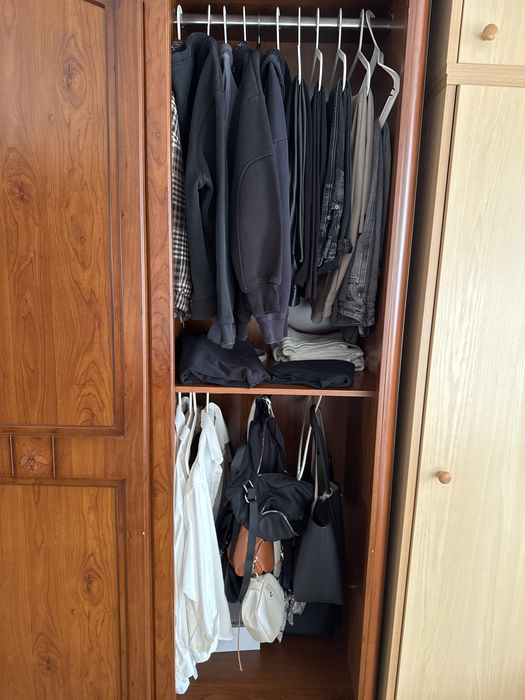 Шкаф из натурального дерева