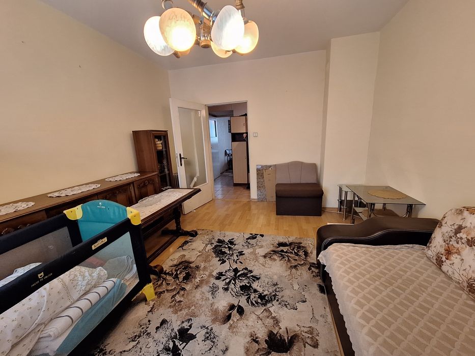 Дава се под наем Тристаен апартамент в София, Обеля 2 - 100 кв.м за 663 € - Снимка #1