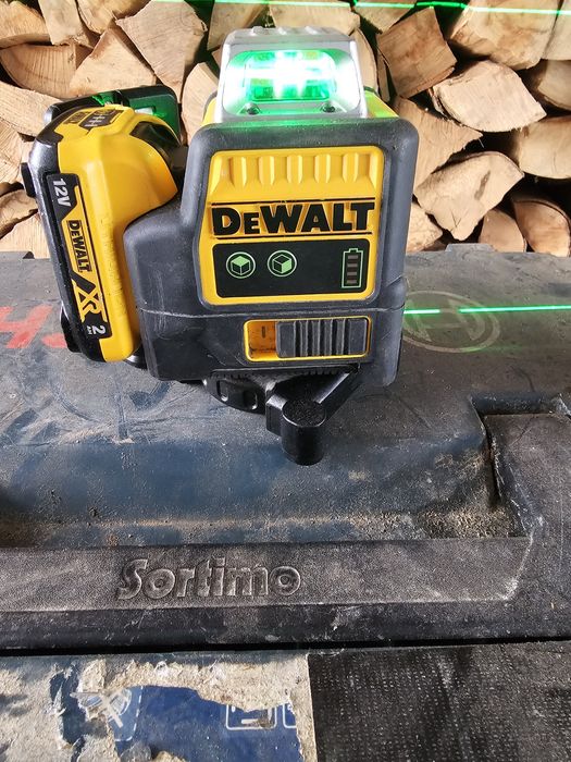 Laser dewalt cu linii verzi dce0811g
