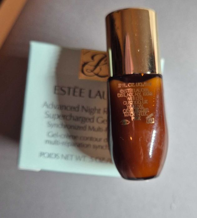 Estee Lauder, грижа за околоочен контур