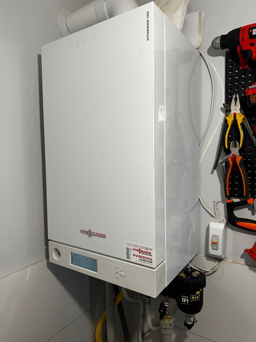 Viessmann Vitodens 100 - 26 kW двуконтурен газов котел, с монтаж и 1 г. гаранция – отличен, поддържан професионално,