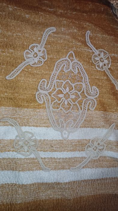 Vând mileuri de macrame