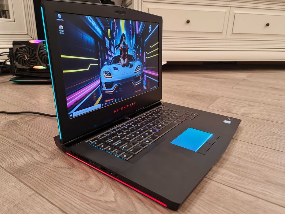 Laptop gaming ALIENWARE 17,3 ,intel core i7 ,video 8 GB, ram 32 gb