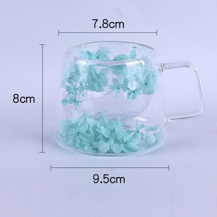 Двустенна чаша с дръжка и цветя в тюркоаз – запазва температурата