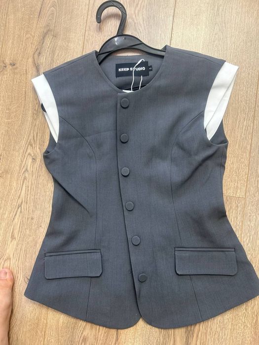 Жағажайдағы әйелдер модельдері