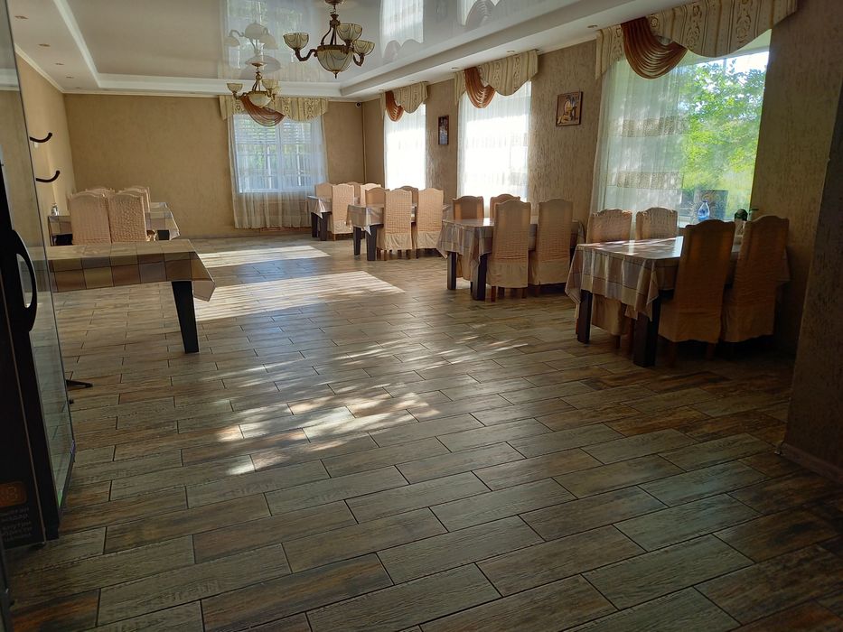Продам кафе проходимость  есть евроремонть