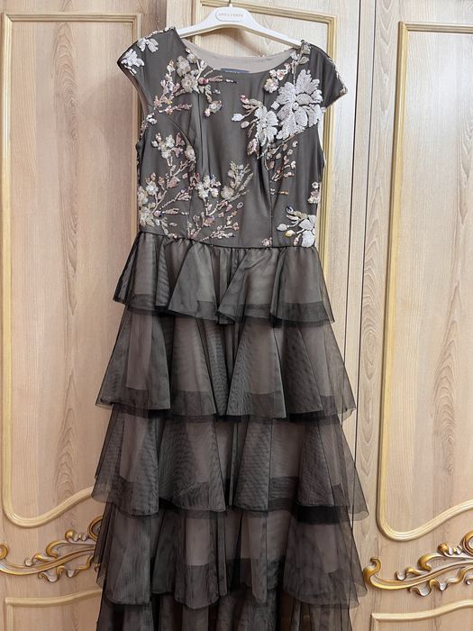 Вечерние платья