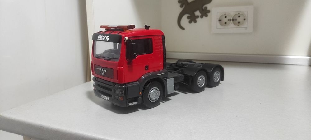 Метални модели различни мащаби