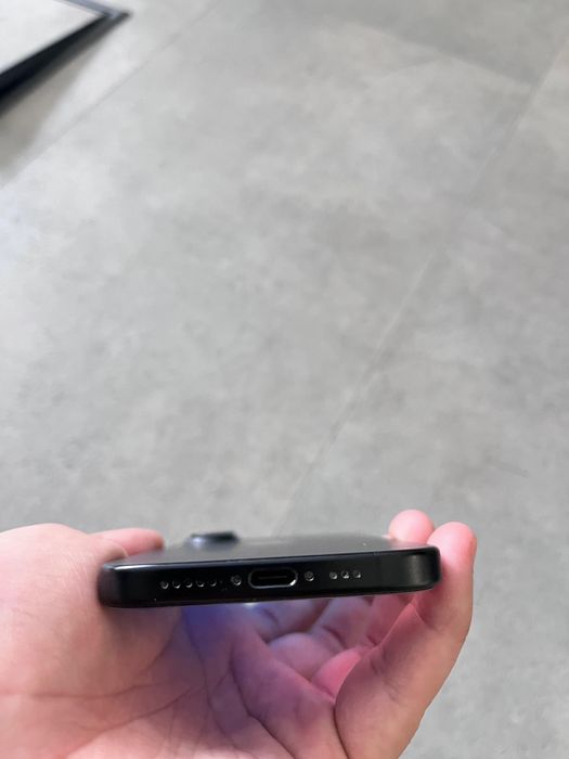 Айфон 16 в отличном состоянии