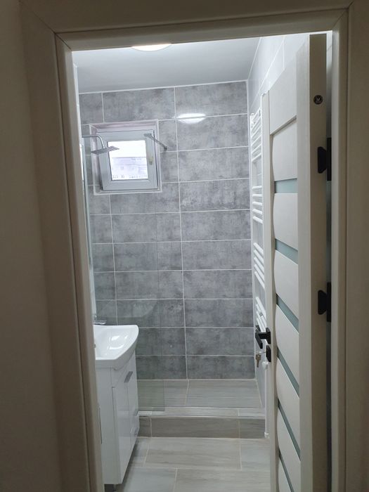 Vând apartament cu doua camere