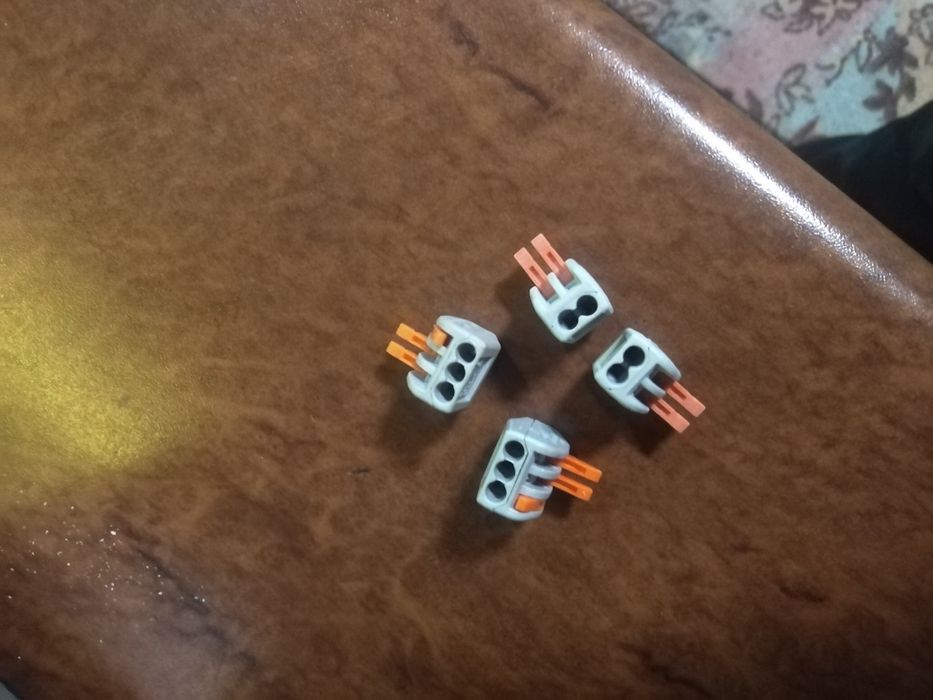 Соединители проводов.