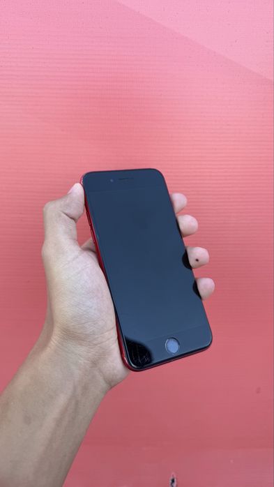 Продаю iPhone SE 2020