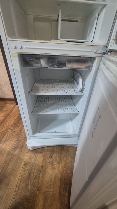 Продам холодильник