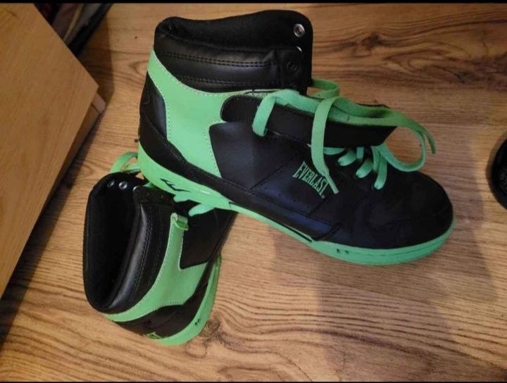 Adidasi gheata Everlast in conditie buna, folositi odata, marime 42