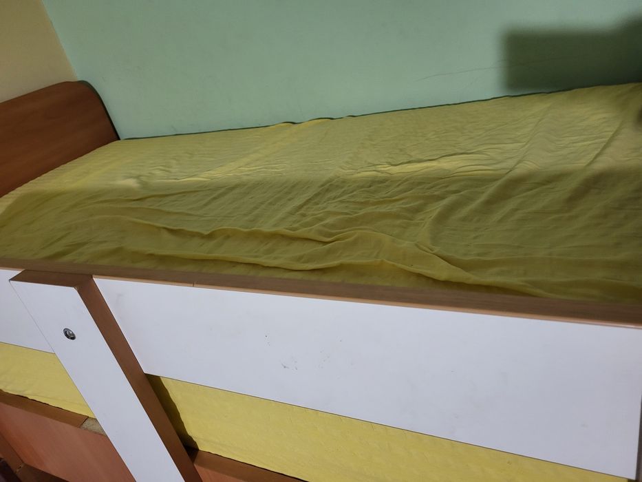 Двуетажни легла с матраците