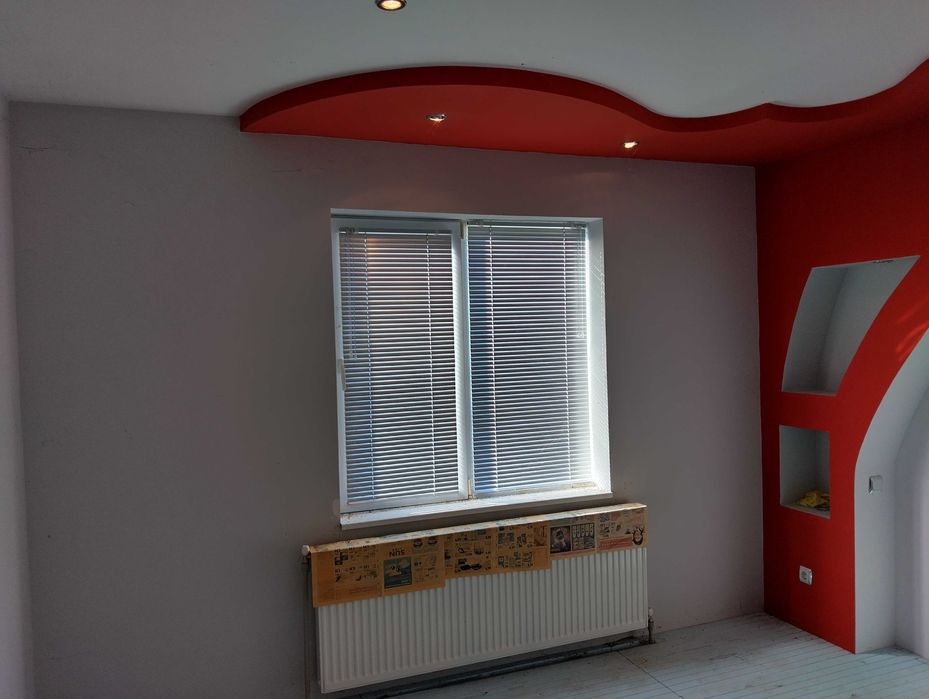 Продава тухлена къща с гараж