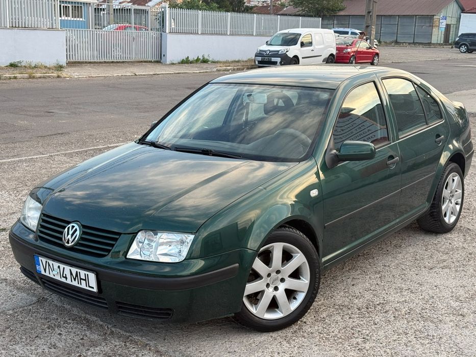 VOLKSWAGEN Bora