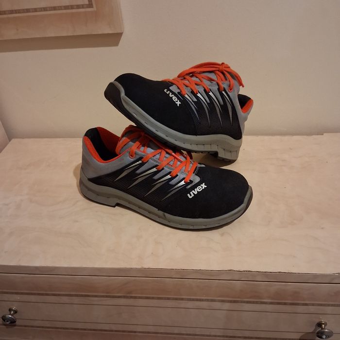 Încălțăminte șantier UVEX 42