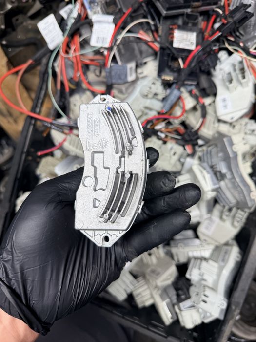 Piesa cu tepi rezistenta trepte ventilator bmw f10 f11 f30 f31 f20 f21 e90 e91 e87 e81 e60 e61