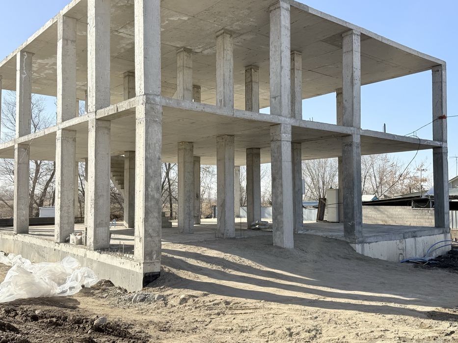 Продам участок 10 соток с не строенным домом