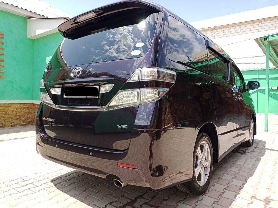 Продам автомобиль  Тойота Альфавд