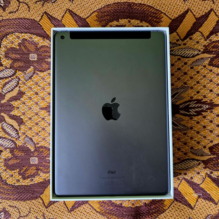 Продам электронный планшет Apple