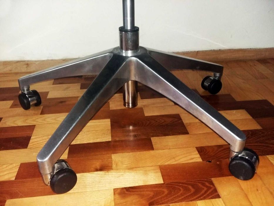 Офис стол TECHO подвижен анатомична облегалка мрежа