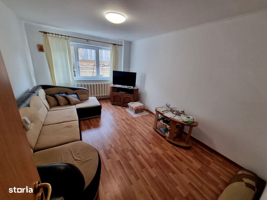Ultracentral liceul Pedagogic-  apartament 4 camere decomandat