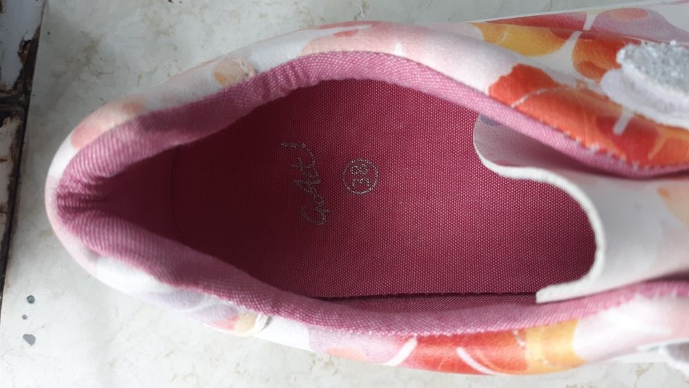 Дамски обувки,кецове