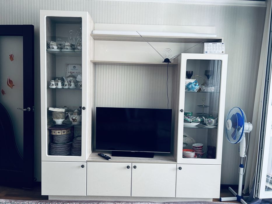 Шкаф для гостиной